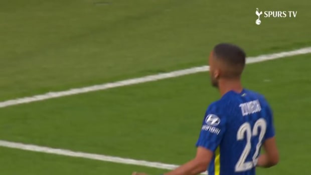 Lucas Moura, Steven Bergwijn strike in comeback at Stamford Bridge
